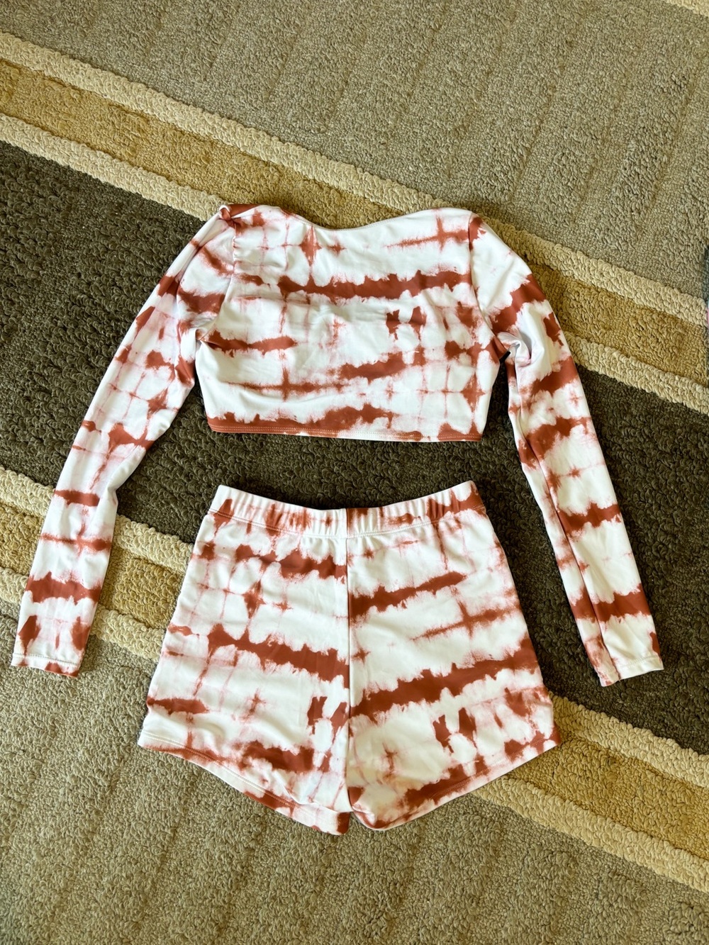 Matching set - Picture 2 of 3
